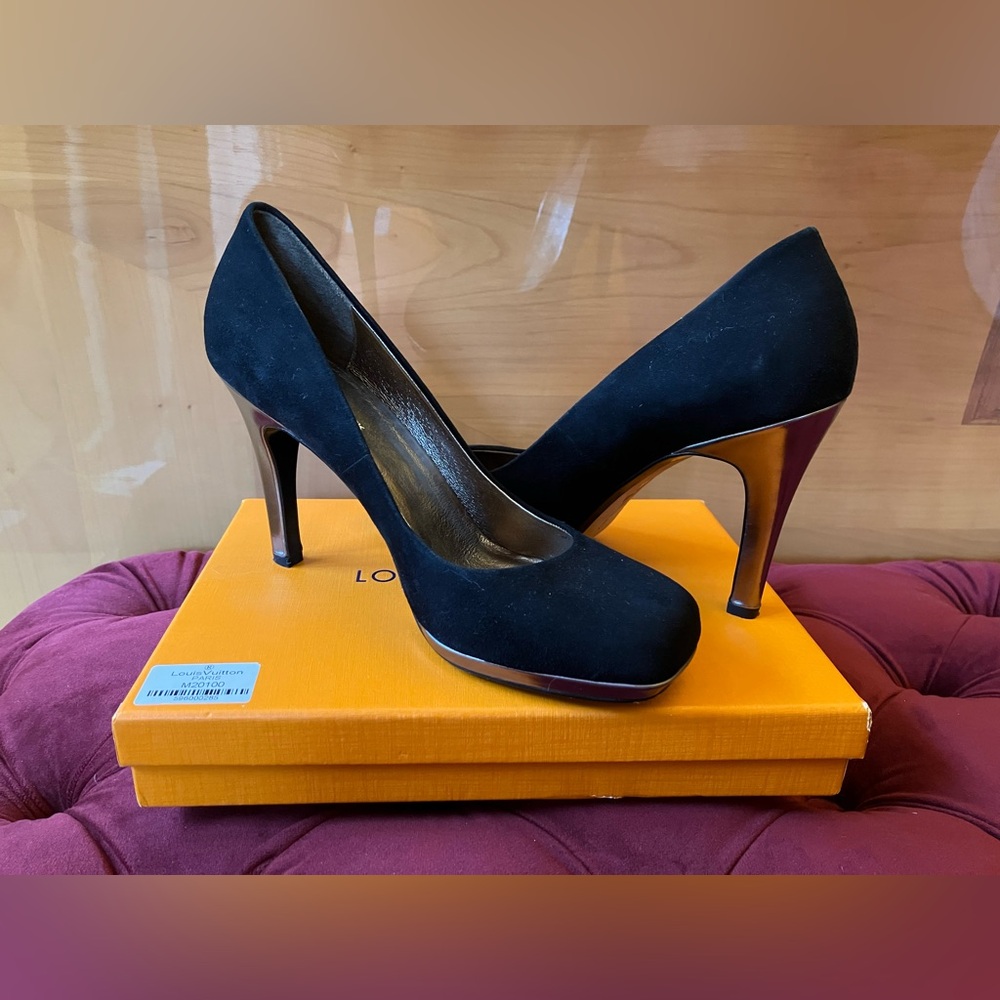 Vero Cuoio Suede Black Heels Silver Details Classic Pumps